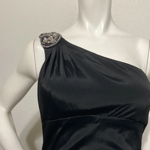 Xscape by Joanna Chen One-Shoulder Ruched Midi Dress - Size 6 - Picture 2 of 9